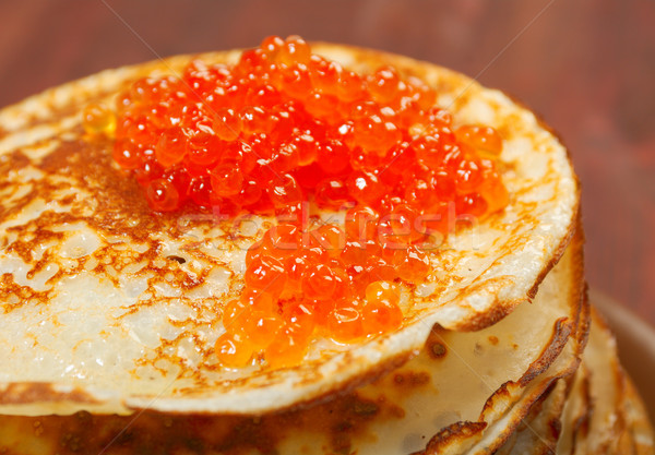 Russisch pannenkoeken Rood kaviaar traditioneel eten Stockfoto © fanfo