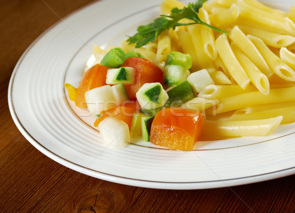 Heerlijk macaroni pasta houten tafel foto tomaat Stockfoto © fanfo