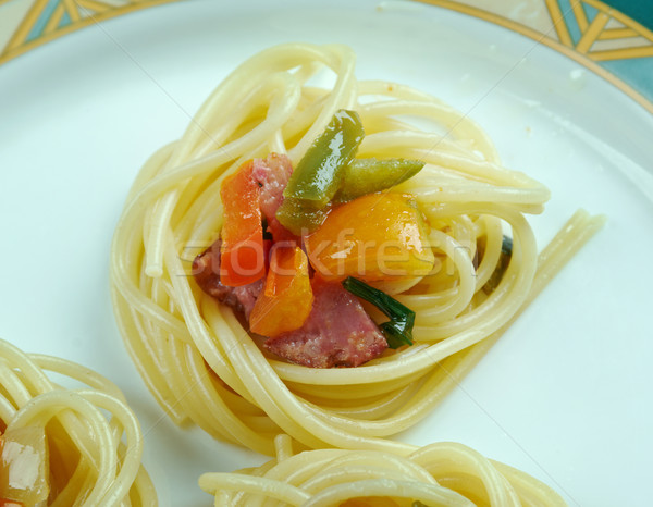 Foto d'archivio: Spaghetti · spirale · salsiccia · vegetali