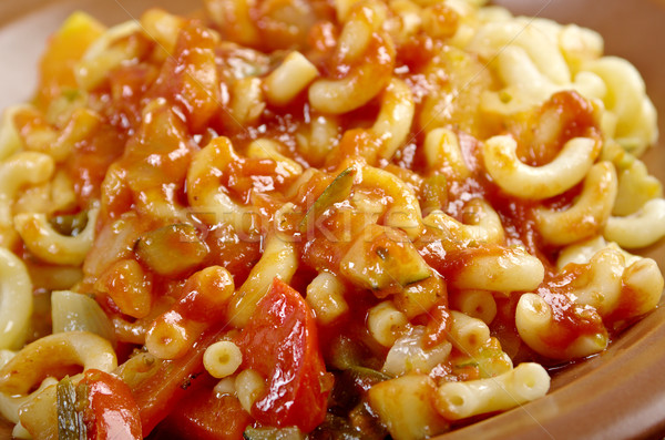 Eigengemaakt elleboog macaroni pasta plantaardige tomatensaus Stockfoto © fanfo