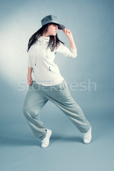 Moderne stijl danser poseren grijs fitness springen Stockfoto © fanfo