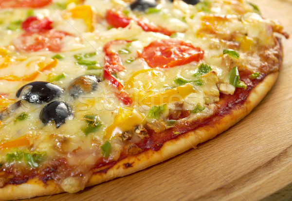 Domu pizza pomidorów bakłażan ser Zdjęcia stock © fanfo