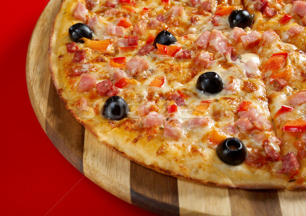 Сток-фото: пиццы · ветчиной · итальянский · кухне · студию · ресторан