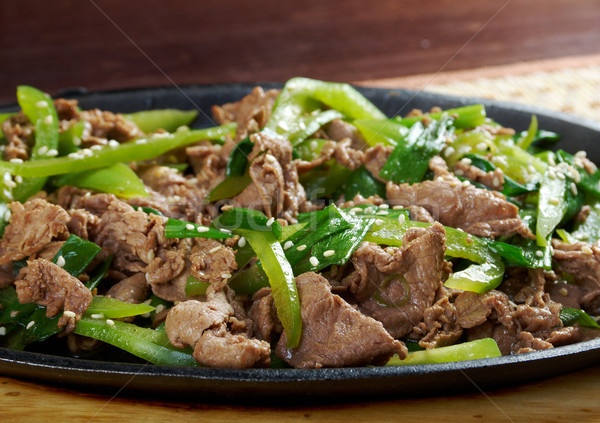 Kínai edény marhahús zöldségek közelkép konyha Stock fotó © fanfo