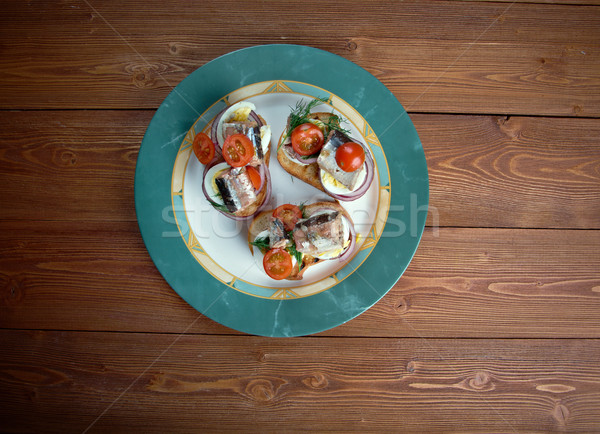 祝酒 三明治 雞蛋 魚 櫻桃番茄 雞蛋 商業照片 © fanfo