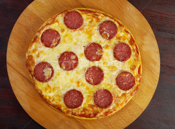 Făcut în casă pizza brânză tomate prânz rapid Imagine de stoc © fanfo