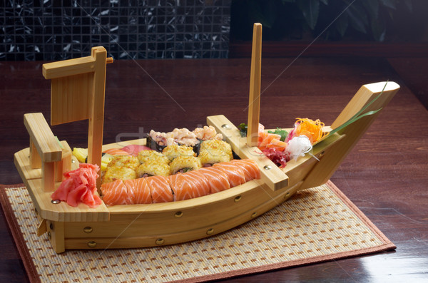 Sushi japońskie jedzenie statku tradycyjny ryb restauracji Zdjęcia stock © fanfo