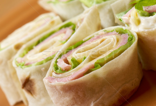 Saudável sanduíche de três andares pita pão rolar verde Foto stock © fanfo