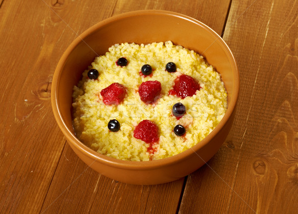 增加至灯箱 商业照片 #3061628millet porridge with berry 由