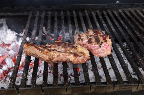Controfiletto bistecca preparato barbecue poco profondo fuoco Foto d'archivio © fanfo