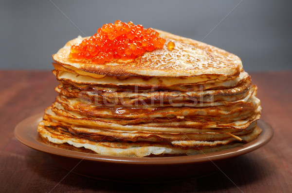 Russisch pannenkoeken Rood kaviaar traditioneel eten Stockfoto © fanfo