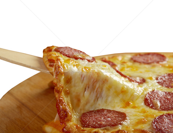 自製 比薩 意大利辣味香腸 片 奶酪 商業照片 © fanfo