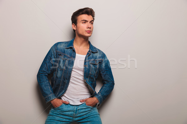 Cool Mann Jeans Kleidung Hände stehen Stock foto © feedough