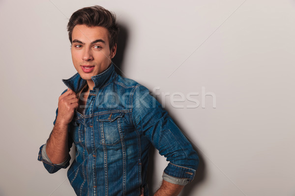 Mode Mann Jeans Jacke Aussehen Seite Stock foto © feedough