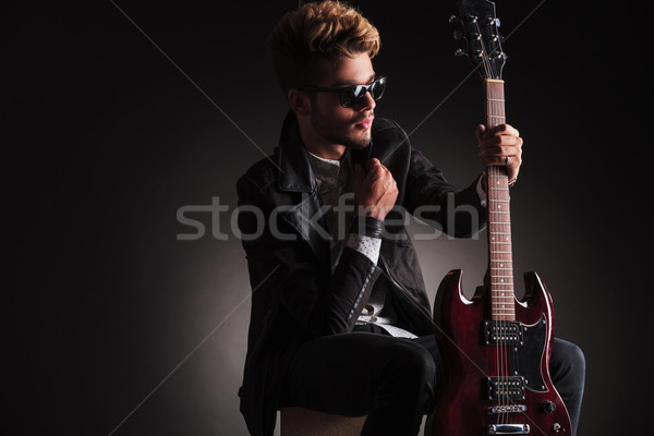 Yan serin gitarist oturma gitar Stok fotoğraf © feedough