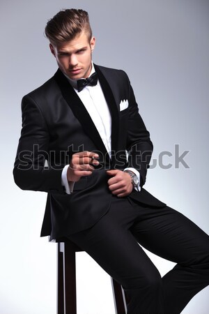 élégante homme d'affaires blanche cube table Photo stock © feedough