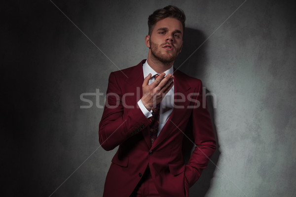 Csábító férfi öltöny küldés levegő csók Stock fotó © feedough