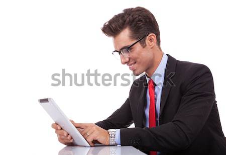 Foto stock: Jóvenes · hombre · de · negocios · tableta · vista · lateral · negocios · Internet