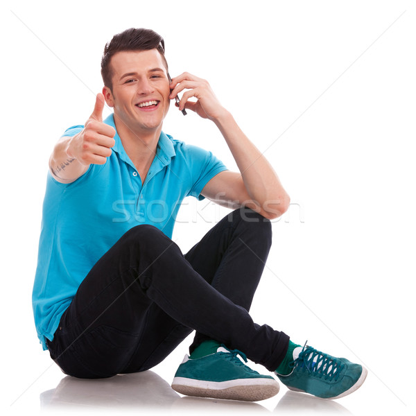 Sitzend Mann Telefon ansprechend Stock foto © feedough