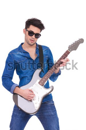 çığlık atan gitarist oynama elektrogitar beyaz Metal Stok fotoğraf © feedough