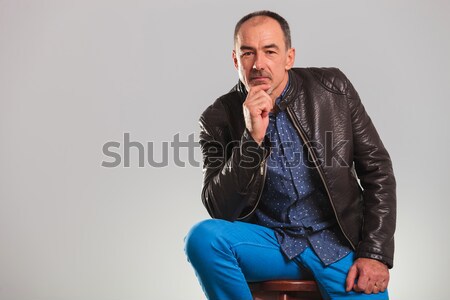 常设 ·白·栏· 微笑 - 商业照片 08 viorel sima (feedough)