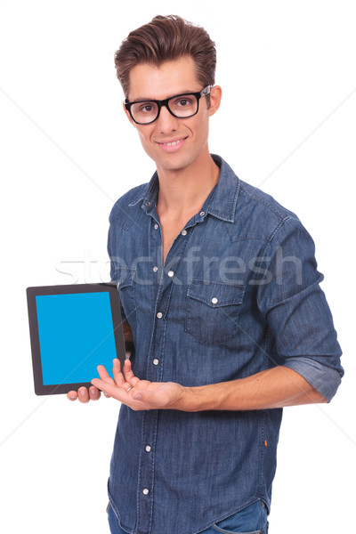 Stock foto: Mann · präsentiert · Tablet · Porträt · junger · Mann