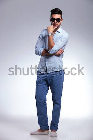 Homme mains hanches jeune homme posant [[stock_photo]] © feedough