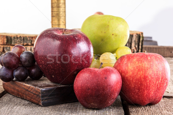 Сток-фото: яблоки · виноград · внутренний · свежие · продовольствие