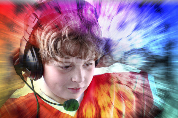 Kinderen luisteren naar muziek jongen Stockfoto © Fernando_Cortes