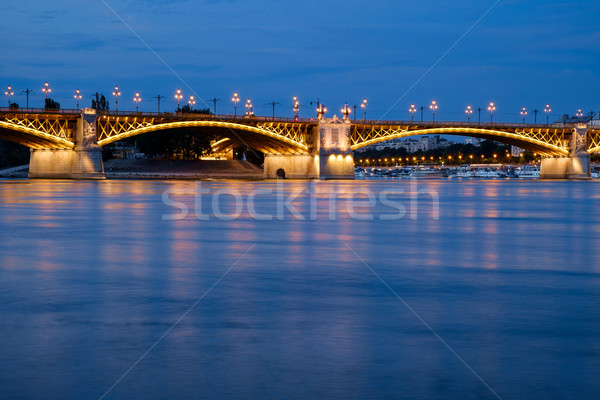 Brug schemering Boedapest stad bouw zonsondergang Stockfoto © Fesus
