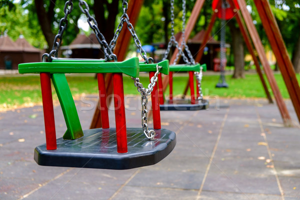 Leer Spielplatz Kette Swing Stadt Kinder Stock foto © Fesus