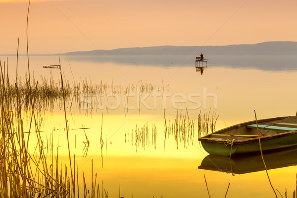 Zonsondergang meer Balaton boot Hongarije water Stockfoto © Fesus