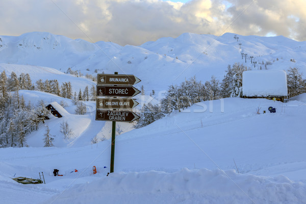 Schi munţi alpi Slovenia apus Imagine de stoc © Fesus