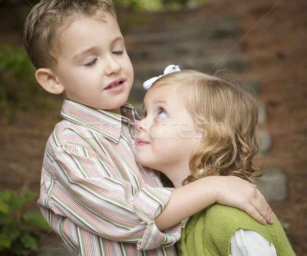 Liebenswert Bruder Schwester Kinder außerhalb Stock foto © feverpitch