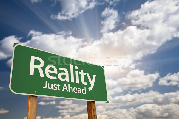 Foto stock: Realidade · verde · placa · sinalizadora · dramático · céu · nuvens
