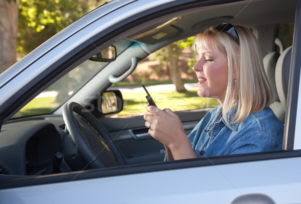 Foto stock: Mujer · conducción · atractivo · mujer · rubia · teléfono · celular