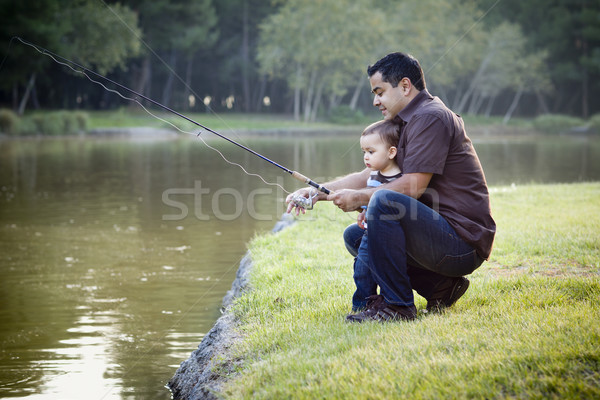 Stok fotoğraf: Mutlu · genç · etnik · baba · oğul · balık · tutma · göl