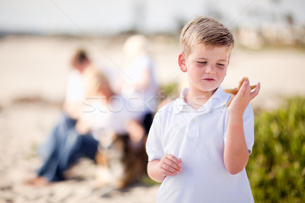 Foto stock: Bonitinho · pequeno · menino · starfish