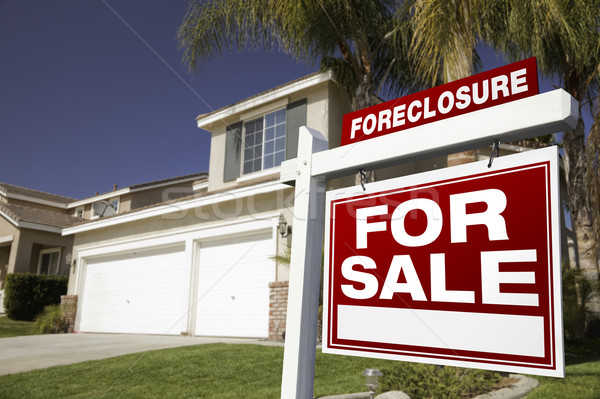 [[stock_photo]]: Forclusion · vente · immobilier · signe · maison · maison