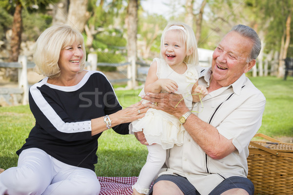 Stockfoto: Hartelijk · kleindochter · grootouders · spelen · park · buiten