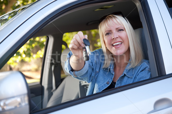 Foto stock: Mujer · atractiva · coche · nuevo · claves · atractivo · feliz · mujer