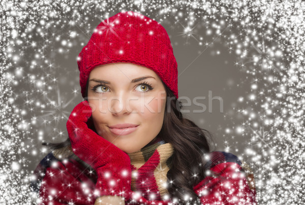 [[stock_photo]]: Métis · femme · hiver · chapeau · gants