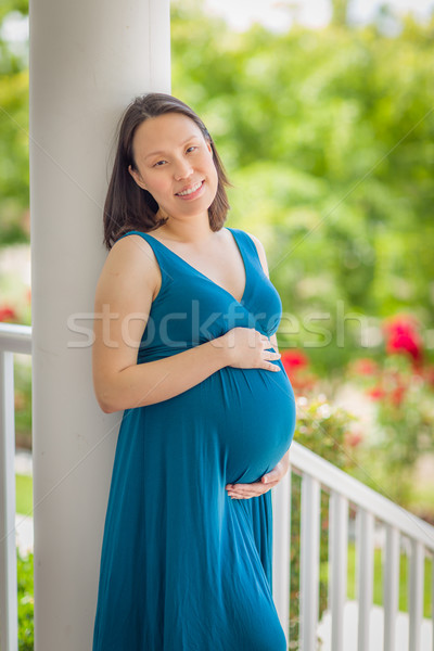 Portret jonge zwangere chinese vrouw Stockfoto © feverpitch