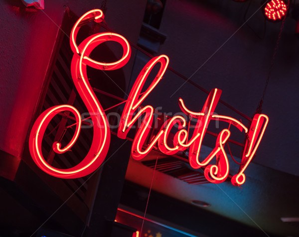 Heldere neonreclame partij teken Rood dranken Stockfoto © feverpitch