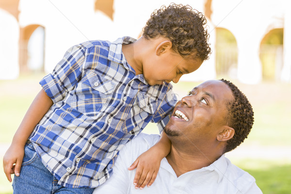 Boldog félvér apa fia játszik afroamerikai apa Stock fotó © feverpitch
