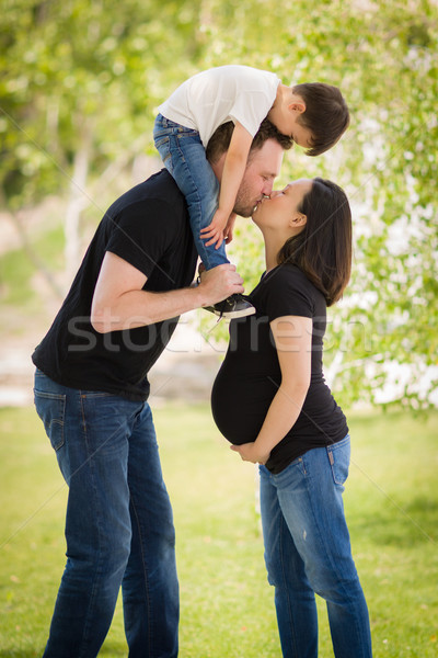 Stock fotó: Terhes · félvér · pár · csók · fiatal · fiú