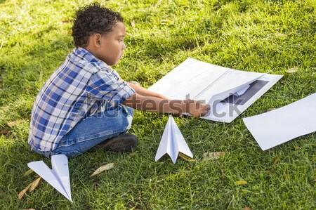 Figlio di padre giocare carta felice Foto d'archivio © feverpitch