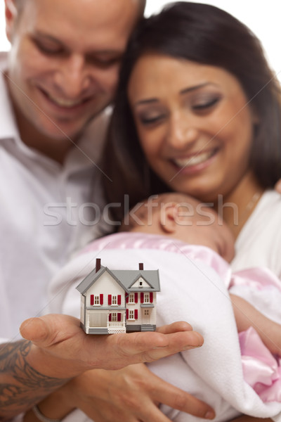 Сток-фото: семьи · небольшой · модель · дома · молодые