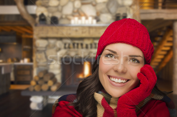 Foto stock: Menina · quente · lareira · rústico