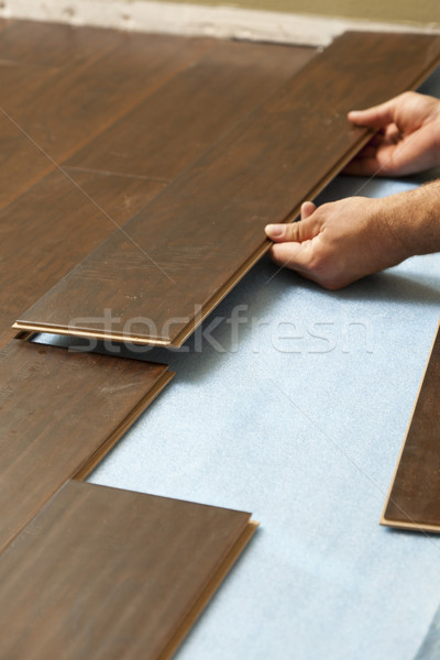 商業照片: 男子 · 安裝 · 新 · 木 · 地板 · 抽象